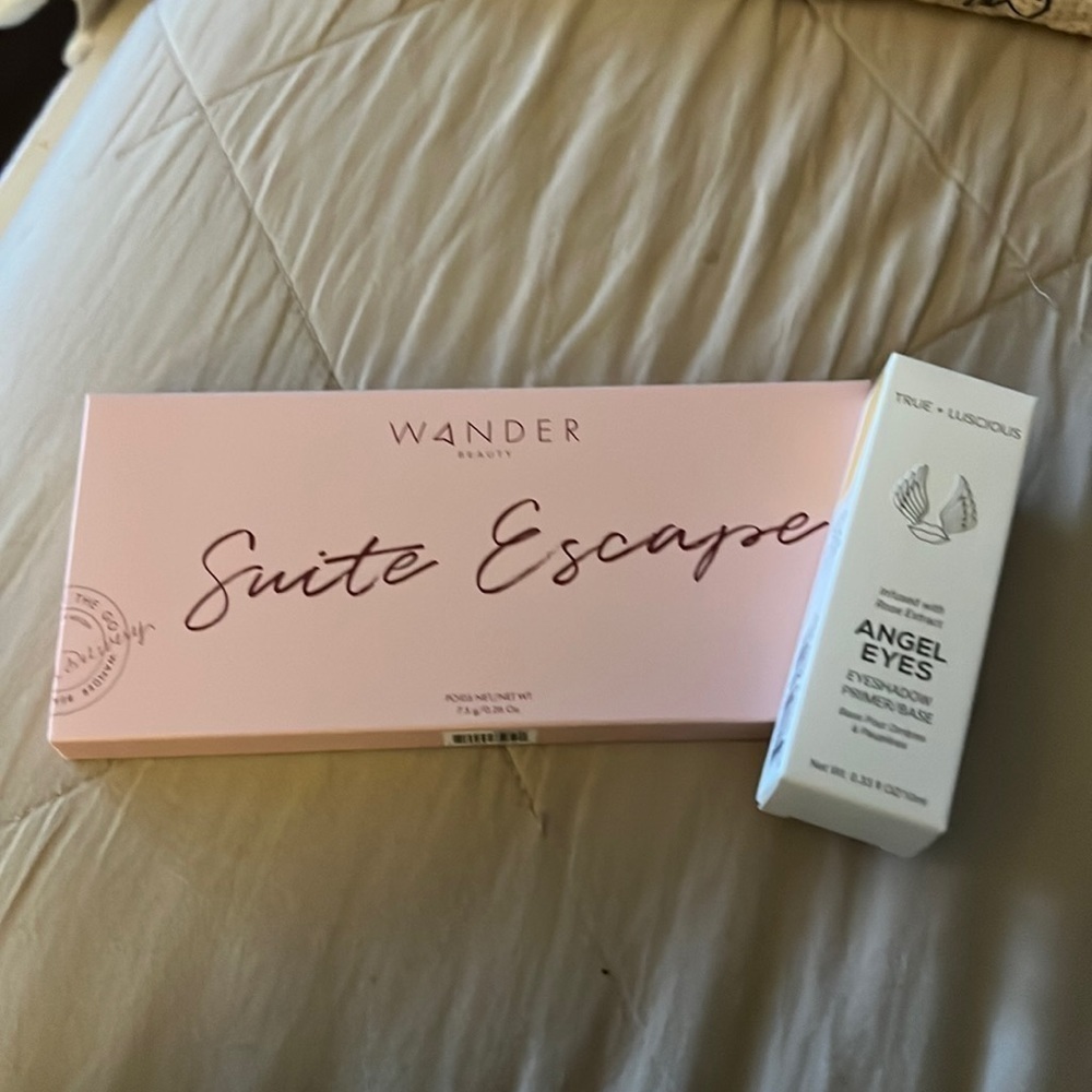 Wander Beauty Eye Shadow Palette!